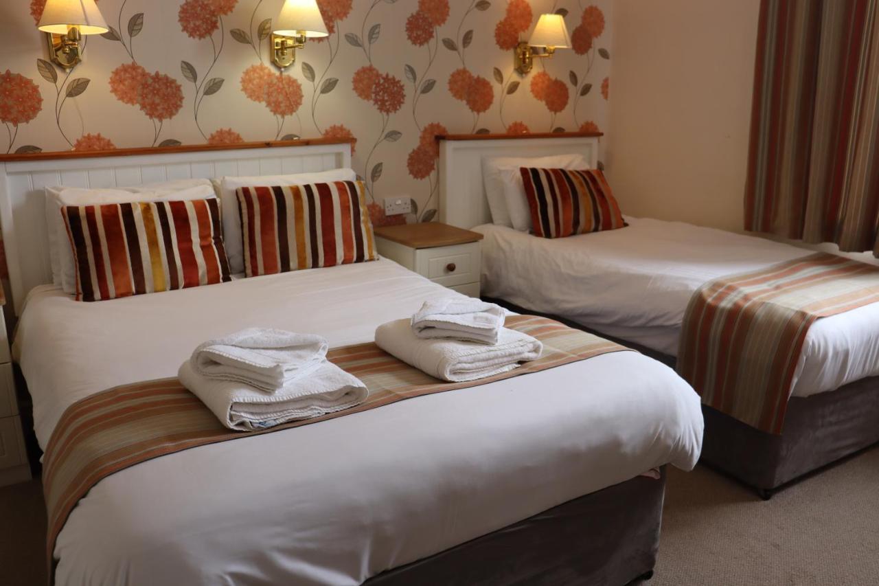 Lion Hotel & Studio Apartments Criccieth Exteriör bild