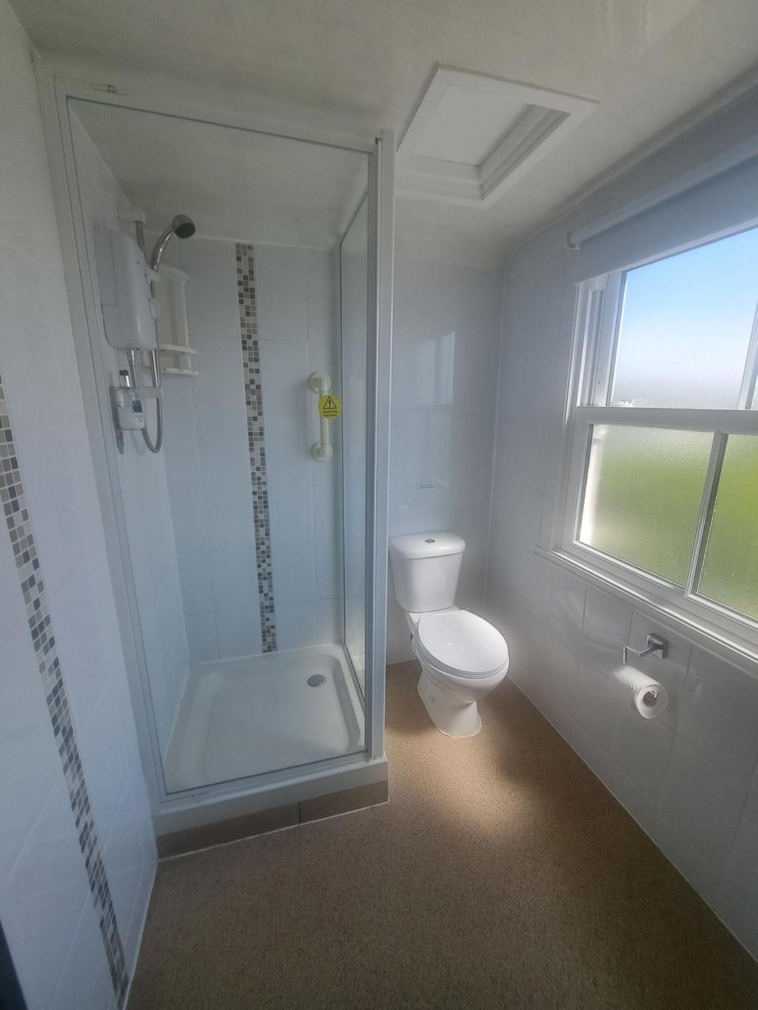 Lion Hotel & Studio Apartments Criccieth Exteriör bild