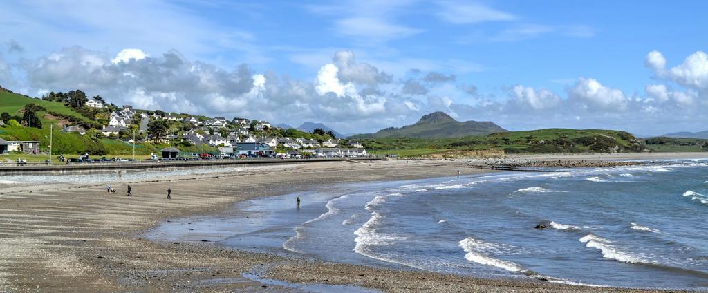 Lion Hotel & Studio Apartments Criccieth Exteriör bild
