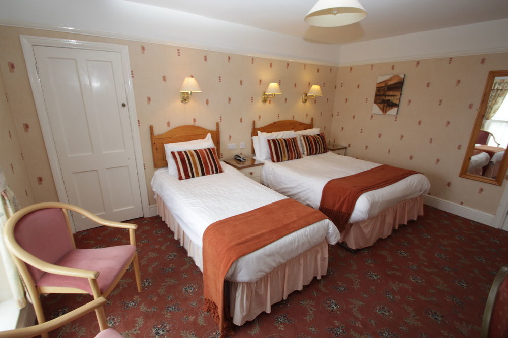 Lion Hotel & Studio Apartments Criccieth Exteriör bild
