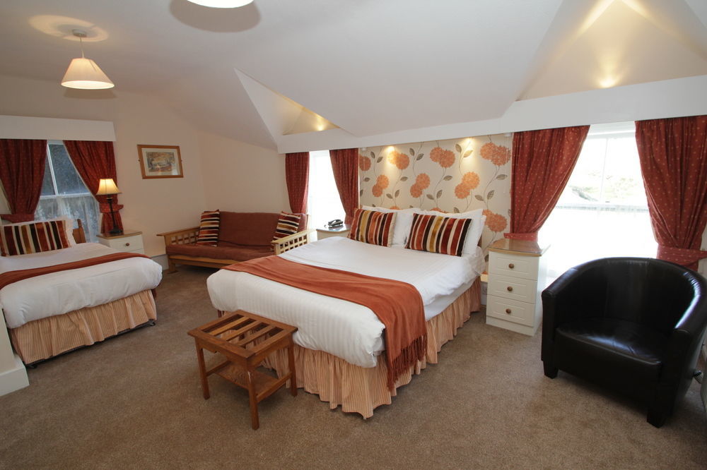 Lion Hotel & Studio Apartments Criccieth Exteriör bild