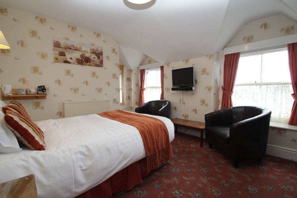 Lion Hotel & Studio Apartments Criccieth Exteriör bild