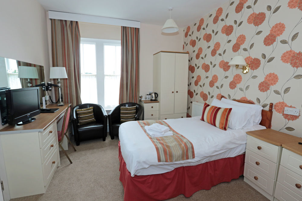 Lion Hotel & Studio Apartments Criccieth Exteriör bild