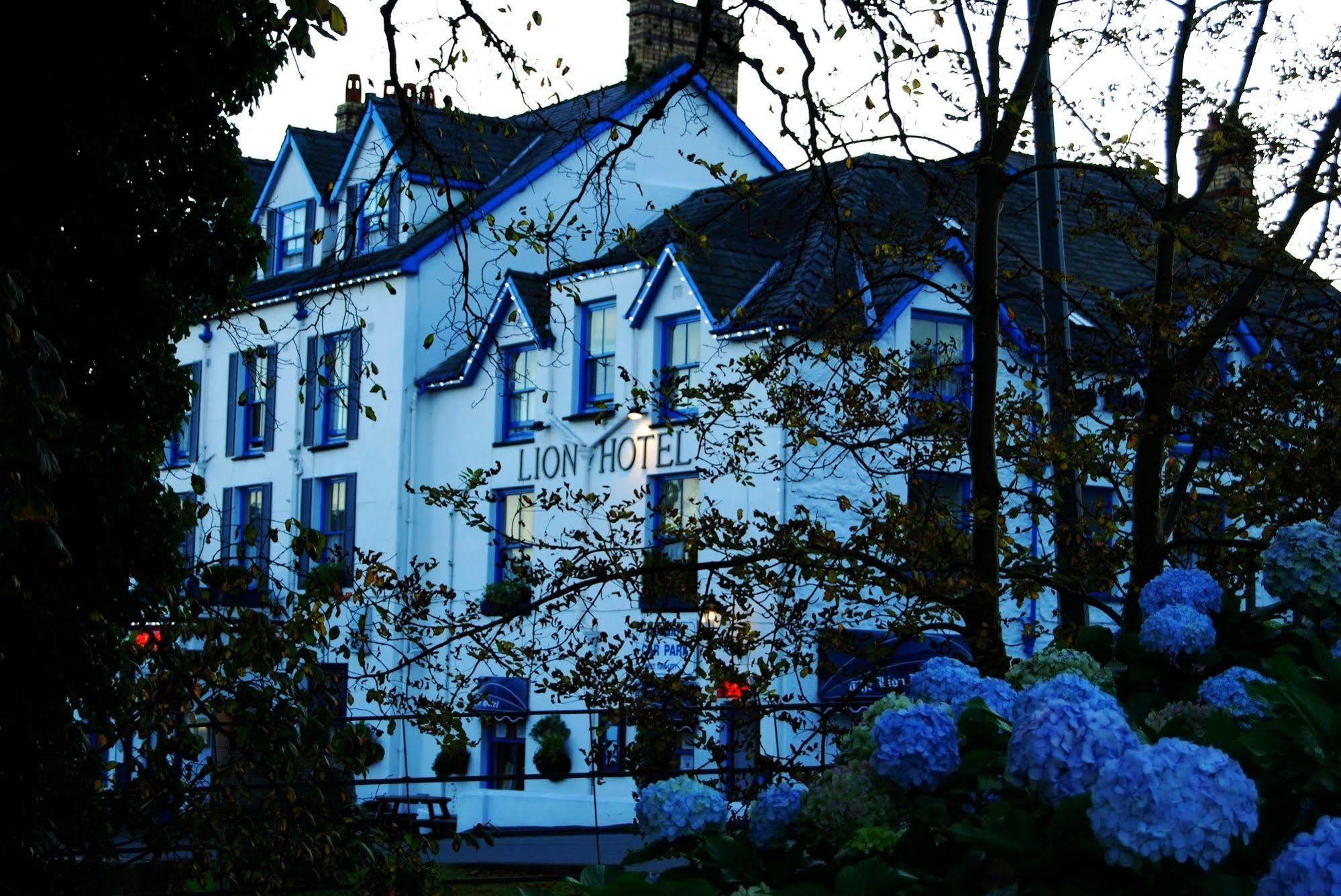 Lion Hotel & Studio Apartments Criccieth Exteriör bild