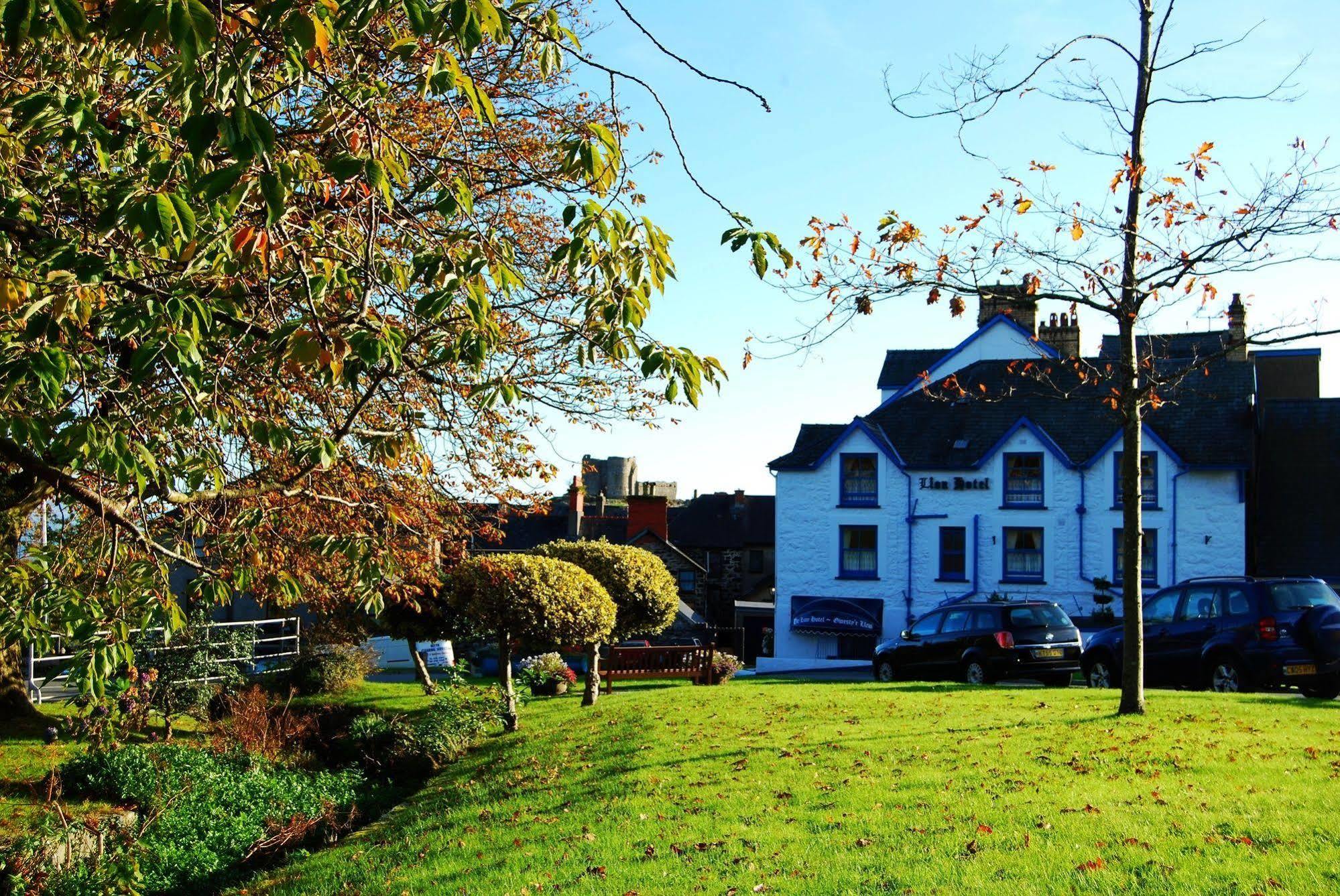 Lion Hotel & Studio Apartments Criccieth Exteriör bild
